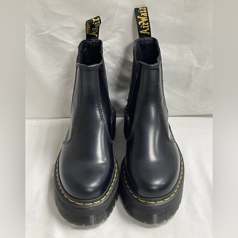 Dr Martens 2976 Smooth Leather Platform Chelsea Boots